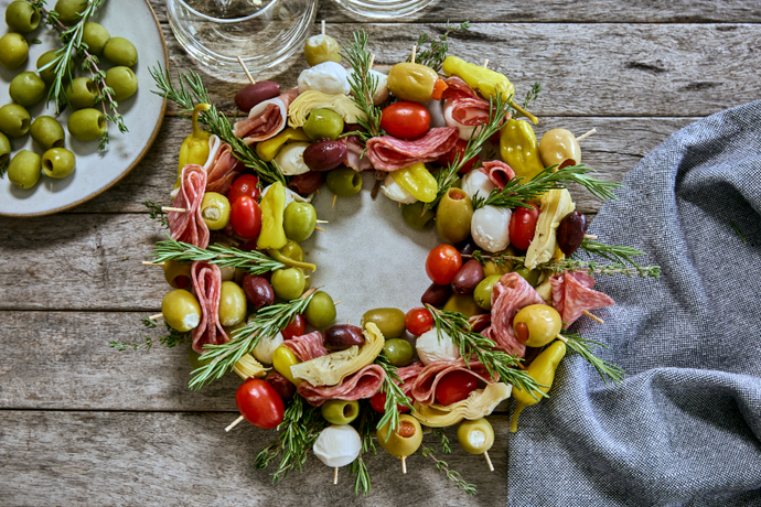 Holiday Antipasto Wreath